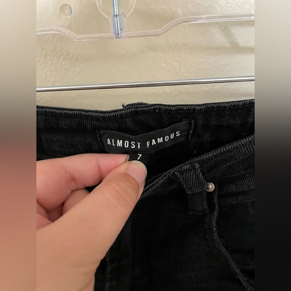 ✨Almost Famous Black Distressed Denim Shorts Size 7 - Picture 4 of 7